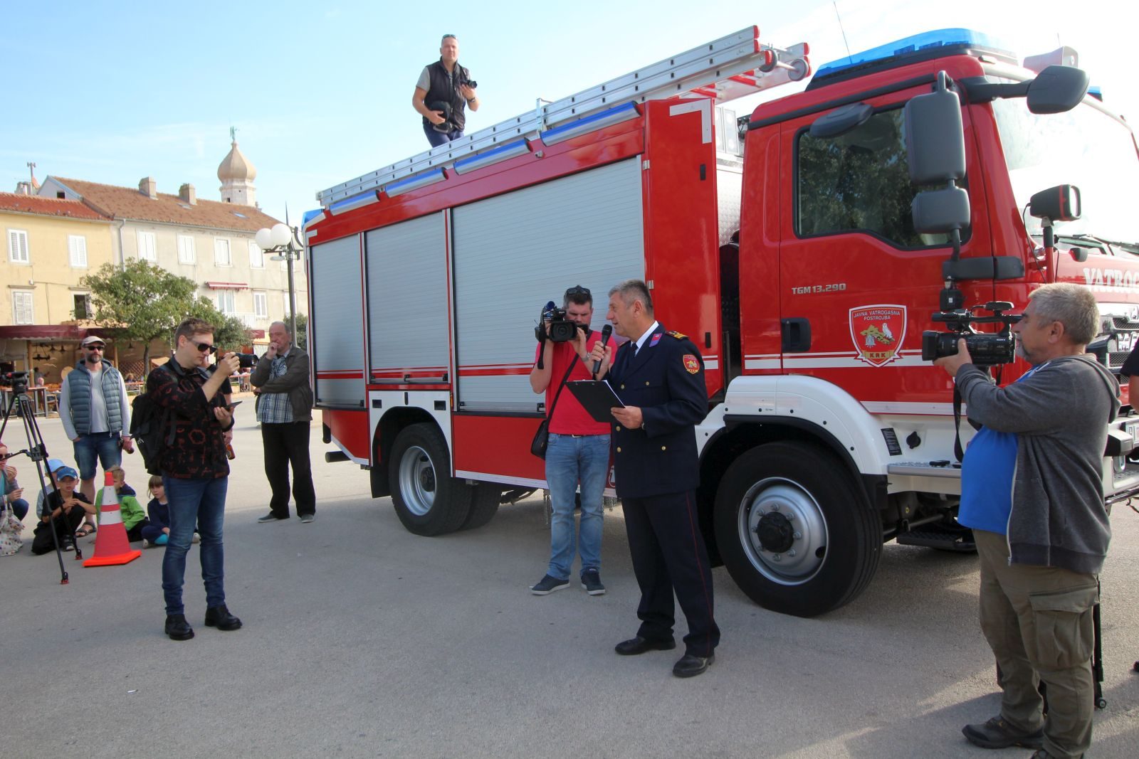 Primopredaja vatrogasnog kamiona 2019 06